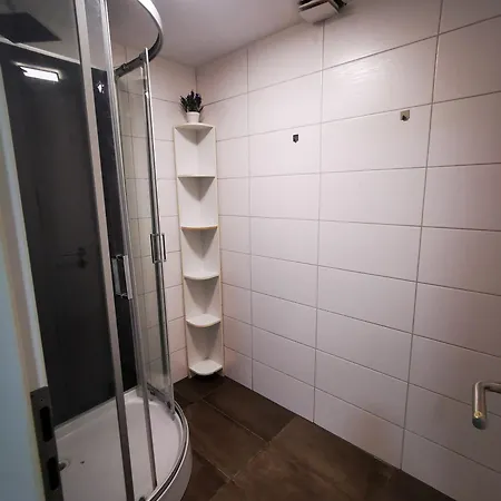 Schwert Souterrain Monteurwohnung Verden 아파트